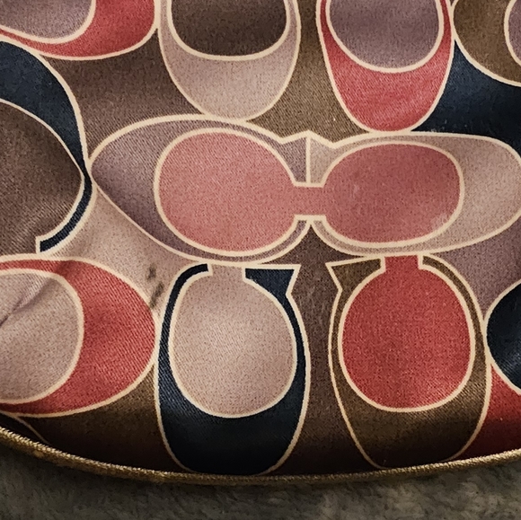 *SOLD*Coach tote and kisslock coin purse. Please see all photos - Picture 14 of 16